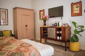 5 Seasons Guesthouse