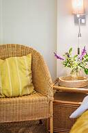 5 Seasons Guesthouse