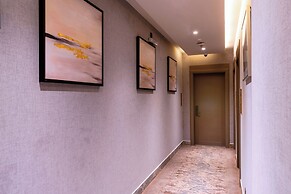 IRIS INN NARJIS