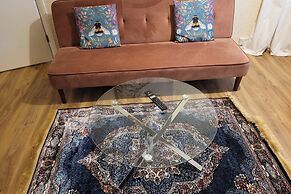 Apartment - Sleeps 2 - Parking - Near Station