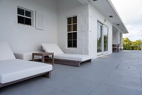 C Breeze 4 Bedroom Home
