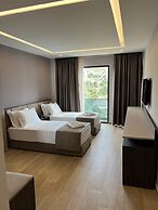 Joelle Premium Hotel