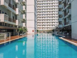 Homey And Comfy 2Br Sentul Tower Apartment