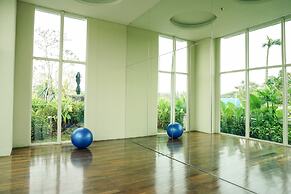 Comfortable And Modern Look 1Br At Citralake Suites Apartment