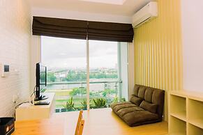 Comfortable And Modern Look 1Br At Citralake Suites Apartment