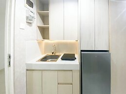 Elegant And Homey Studio At Amartha View Apartment