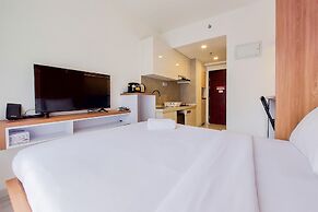 Cozy Living Studio Apartment Sky House Bsd