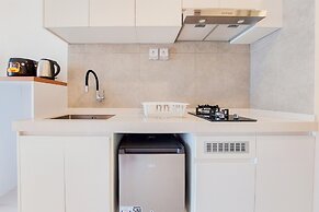 Cozy Living Studio Apartment Sky House Bsd