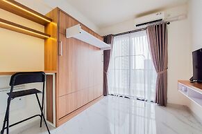 Cozy Living Studio Apartment Sky House Bsd