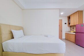 Comfort And Homey Studio Apartment At B Residence