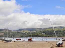 Bryn Y Mor