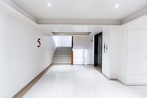 A Room Bangkok Sathorn