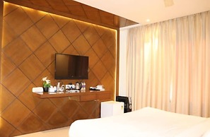Pavna Palace Hotel