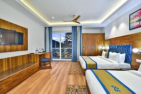 Ark Holiday Inn By DLS Hotels