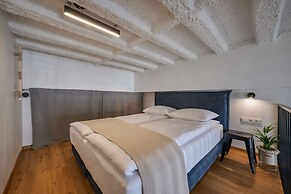 Queen Barbora Central Lofts