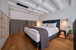 Queen Barbora Central Lofts
