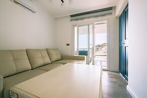 Chic Villa w Patio Pool 3 min to Beach in Bodrum