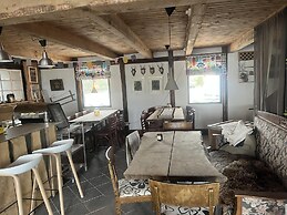 Sodra Gotland 14 bed With Pool