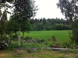 Cozy and Private 3-bed House With Bath Roslagen