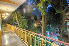 Goroomgo Samiru Manali