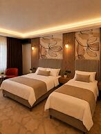 Lumiera Suites Hotel