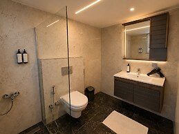 Lumiera Suites Hotel