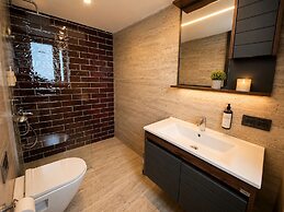 Lumiera Suites Hotel
