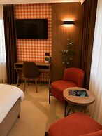 Lumiera Suites Hotel
