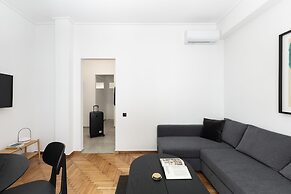 Elliot Neapoli, Athens