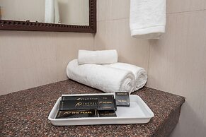 Hotel The Pearl By DLS Hotels