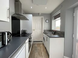 Cosy & Comfortable Apt with Parking