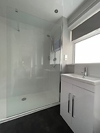 Cosy & Comfortable Apt with Parking