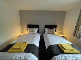 Cosy & Comfortable Apt with Parking