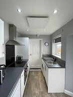Cosy & Comfortable Apt with Parking