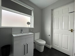 Cosy & Comfortable Apt with Parking
