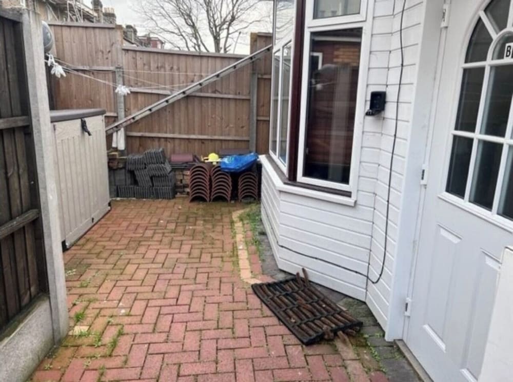 Inviting 1-bed Apartment in Ilford