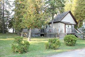 Rustic Pines Waterfront Cottage Clear Water
