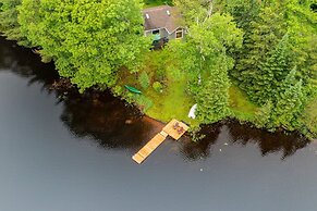 Bear Essentials Lakefront Hideaway