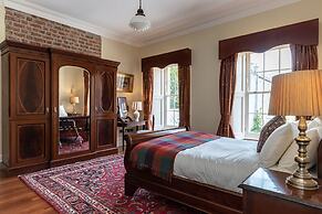 8 Bedroomed House Steeped in History