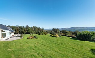 A Split-level Spacious Home With sea Mountain Views