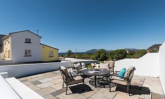 Large House With Adjoining Cottage Close to Waterville