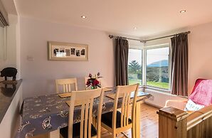 Large House With Adjoining Cottage Close to Waterville