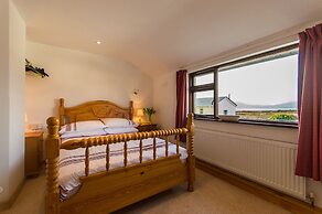 Large House With Adjoining Cottage Close to Waterville