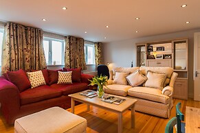 Large House With Adjoining Cottage Close to Waterville