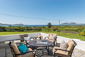 Large House With Adjoining Cottage Close to Waterville