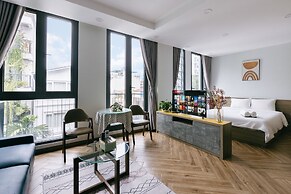 Westlake Emerald Suites