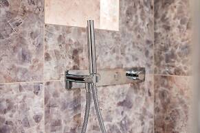 Marble Arch Suites