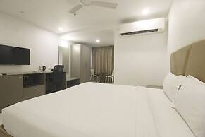 HOTEL SSR GRAND