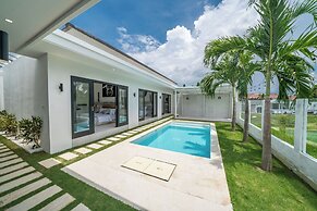 Villa Isyan - 3BR Villa in Canggu