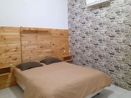 Hotel O Happy 777